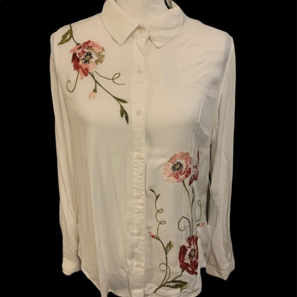 NWT Kenzie Embroidered Blouse-Med